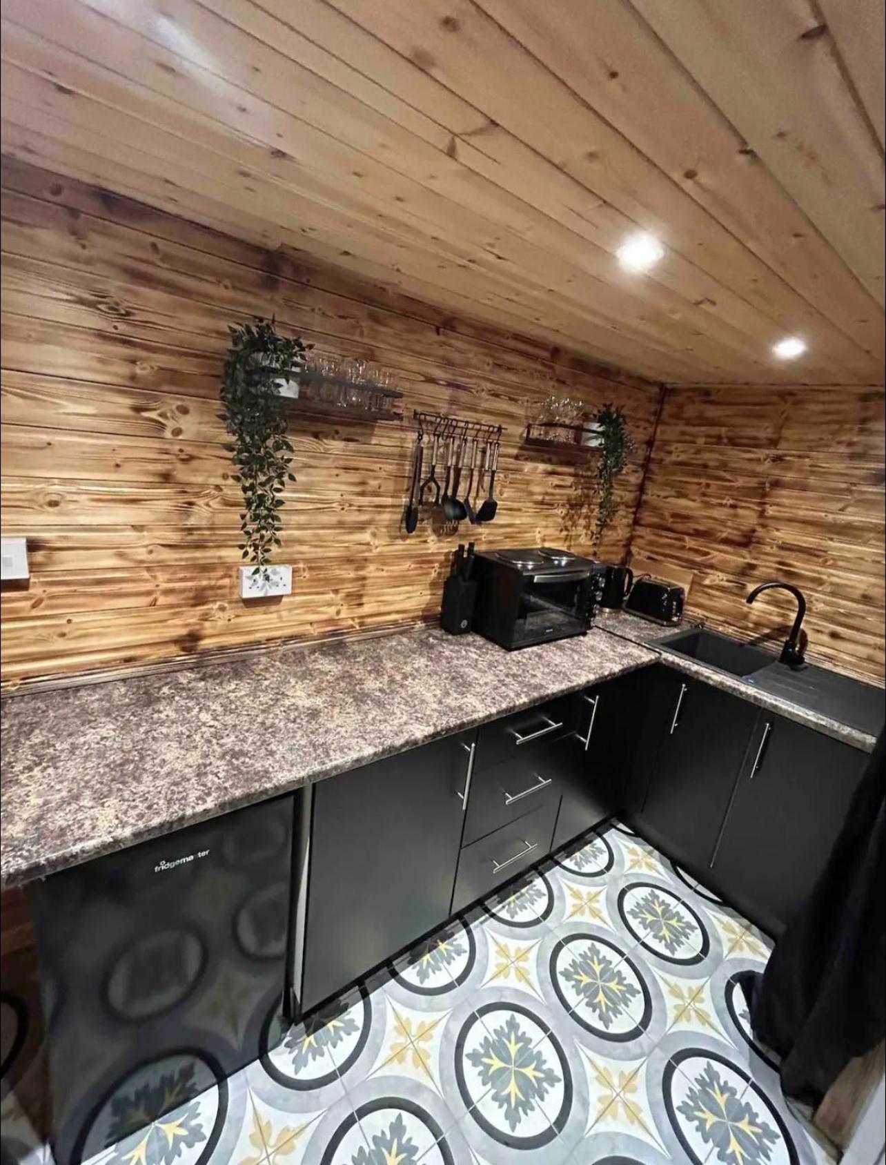 Cozy Cottage With Hot Tub! Cadnam Dış mekan fotoğraf