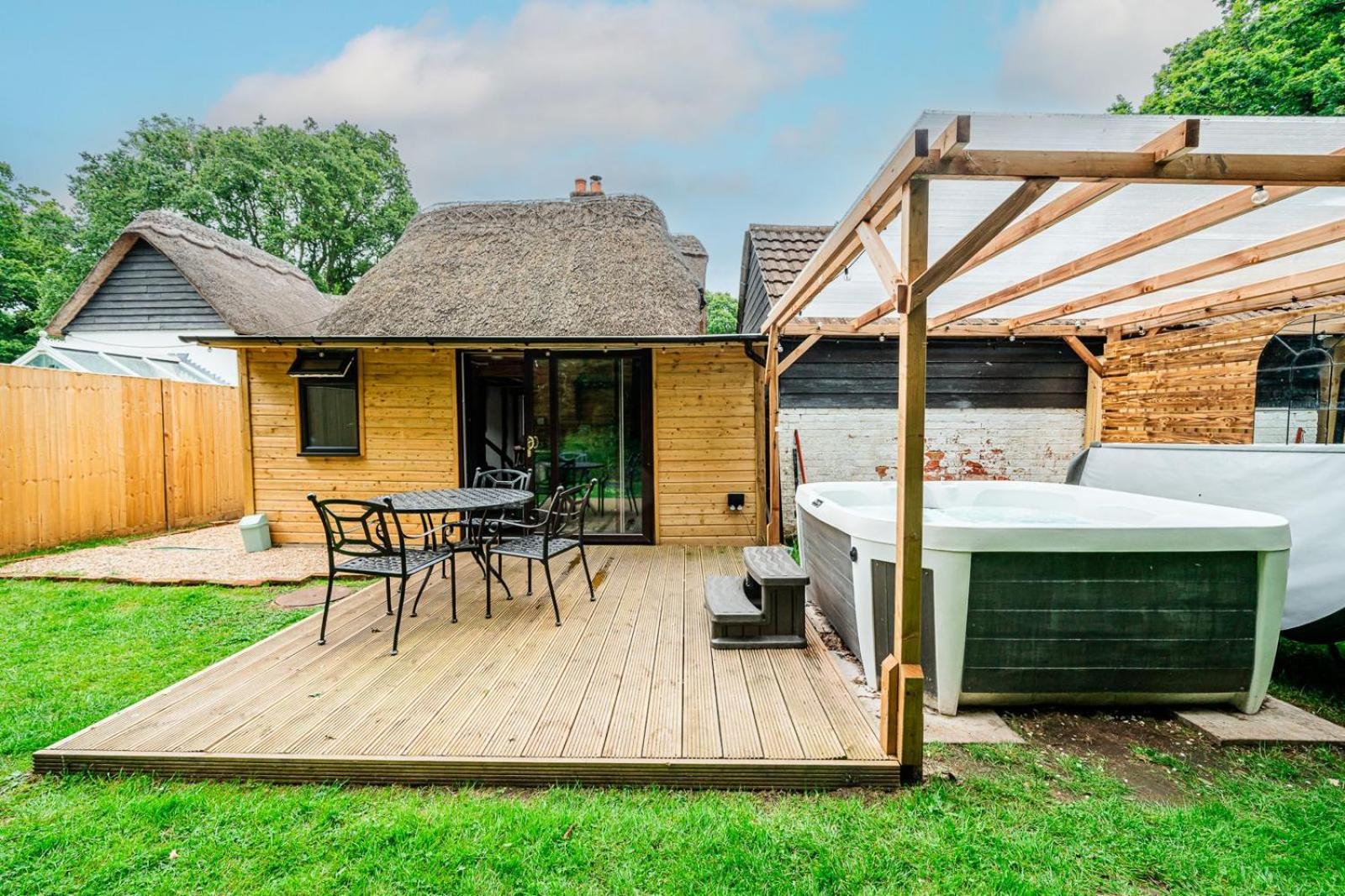 Cozy Cottage With Hot Tub! Cadnam Dış mekan fotoğraf