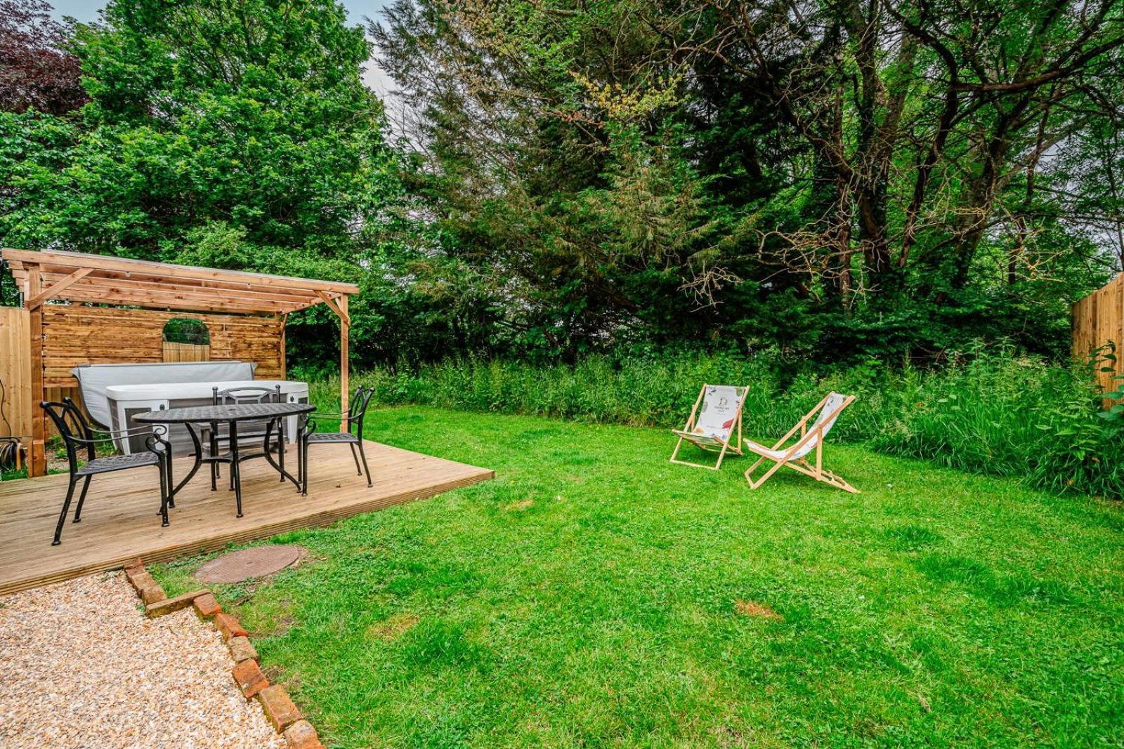 Cozy Cottage With Hot Tub! Cadnam Dış mekan fotoğraf