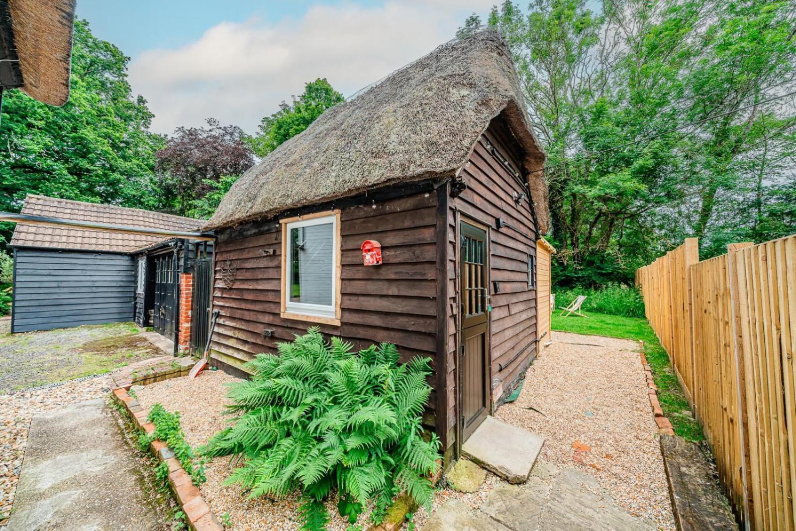Cozy Cottage With Hot Tub! Cadnam Dış mekan fotoğraf